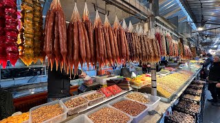 Тбилиси. Навтлугский рынок. Утро-любимое время тбилисцев для похода за продуктами.