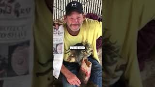 Florida Police Officer Helps A Homeless Man Get a Fresh Start !