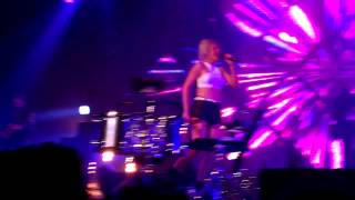 Ellie Goulding -  drumsolo Starry Eyed HMH Amsterdam 15-02-2014