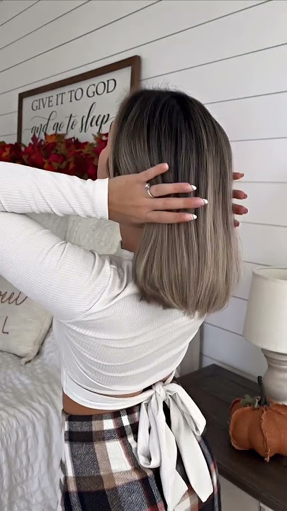 short hair claw clip inspo 🤍
