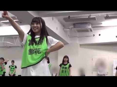はしゃぐ富田鈴花ちゃん