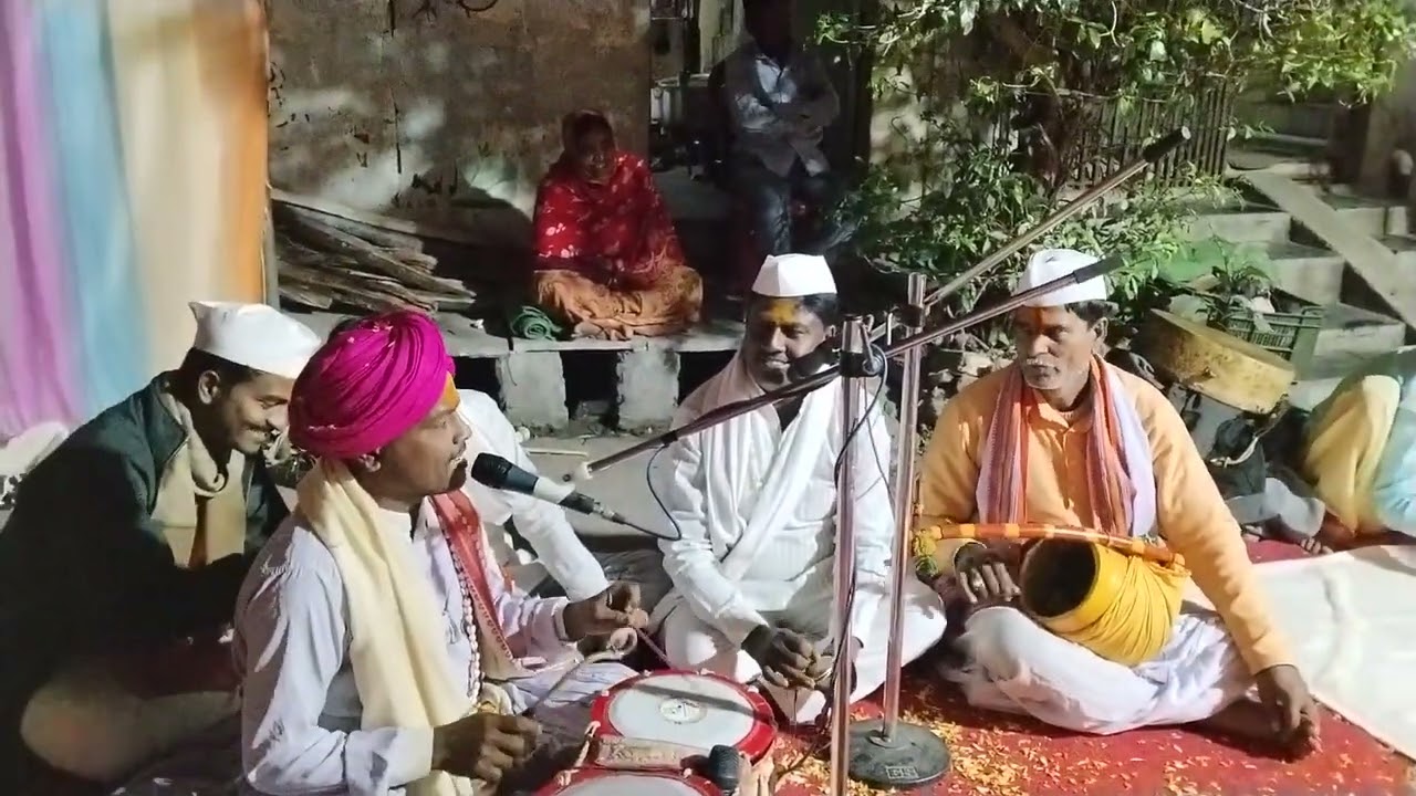 चिमणी माझी उडुन ..वैष्णवी गोंधळी लोक कला संच दारेफळ आमचा संपर्क मो.9637343715/9673421513/9623963121.