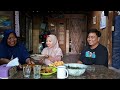 Kangen makan bersama  oblok  oblok daun singkong  gorengan