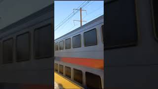 NJ Transit #4509 powers through @ Metropark Station