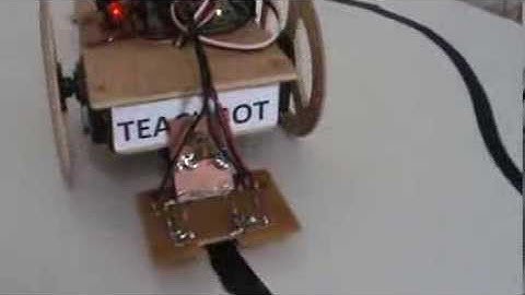 Arahal  Robot Teachbot, seguidor de línea  Ramos