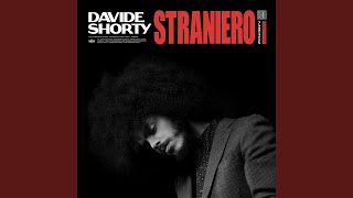 Video thumbnail of "Davide Shorty - Ci amo"