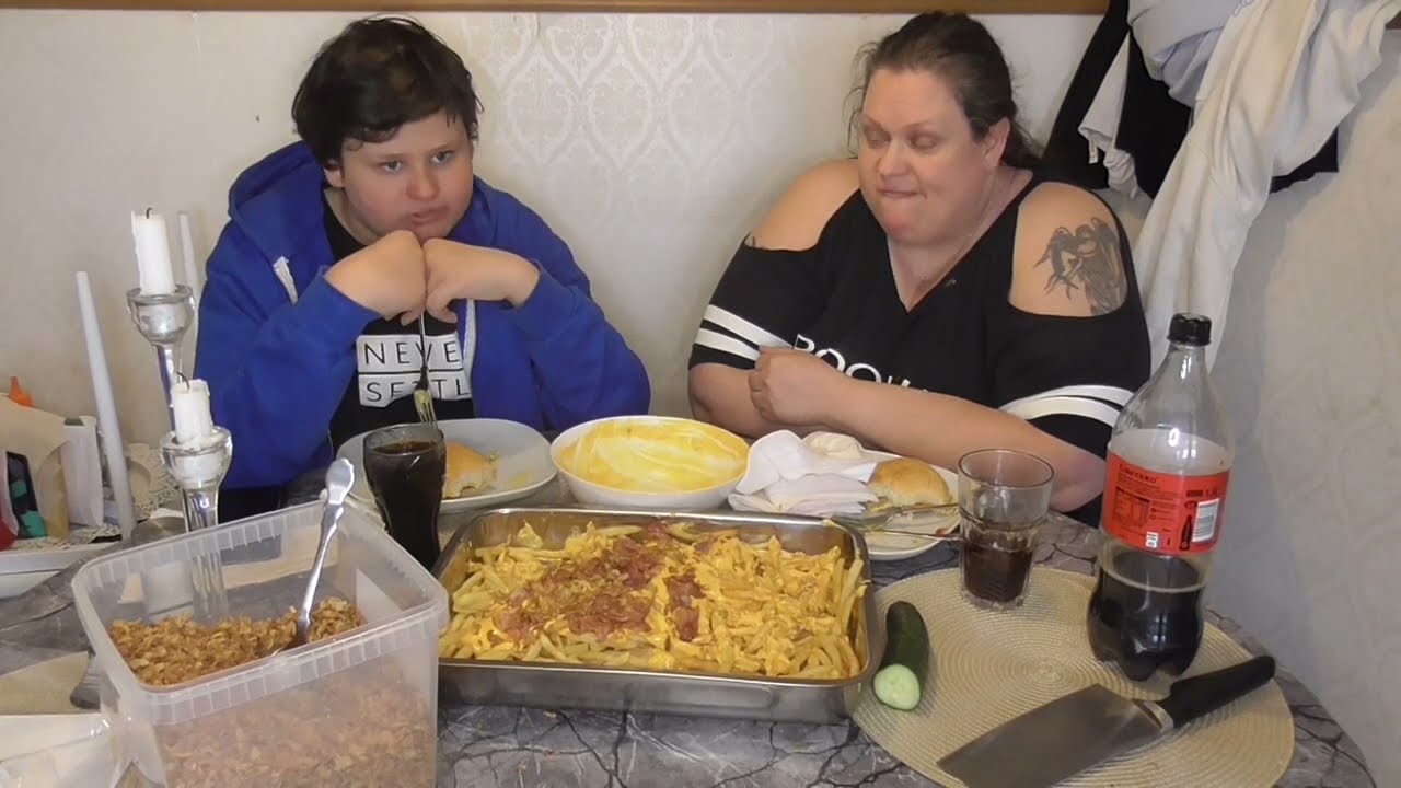 Mukbang - Hamburgare med cheese fries