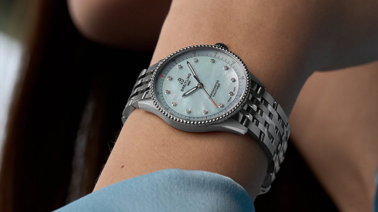 Breitling - Unboxing the BRAND NEW Navitimer 32 A77320171C1A1 I Jura ...