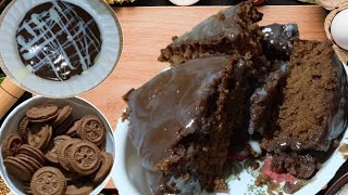 कुकर मे बिस्कुट से बनाये चॉकलेट केक | Eggless chocolate biscuit cake in cooker | komal vegkitchen