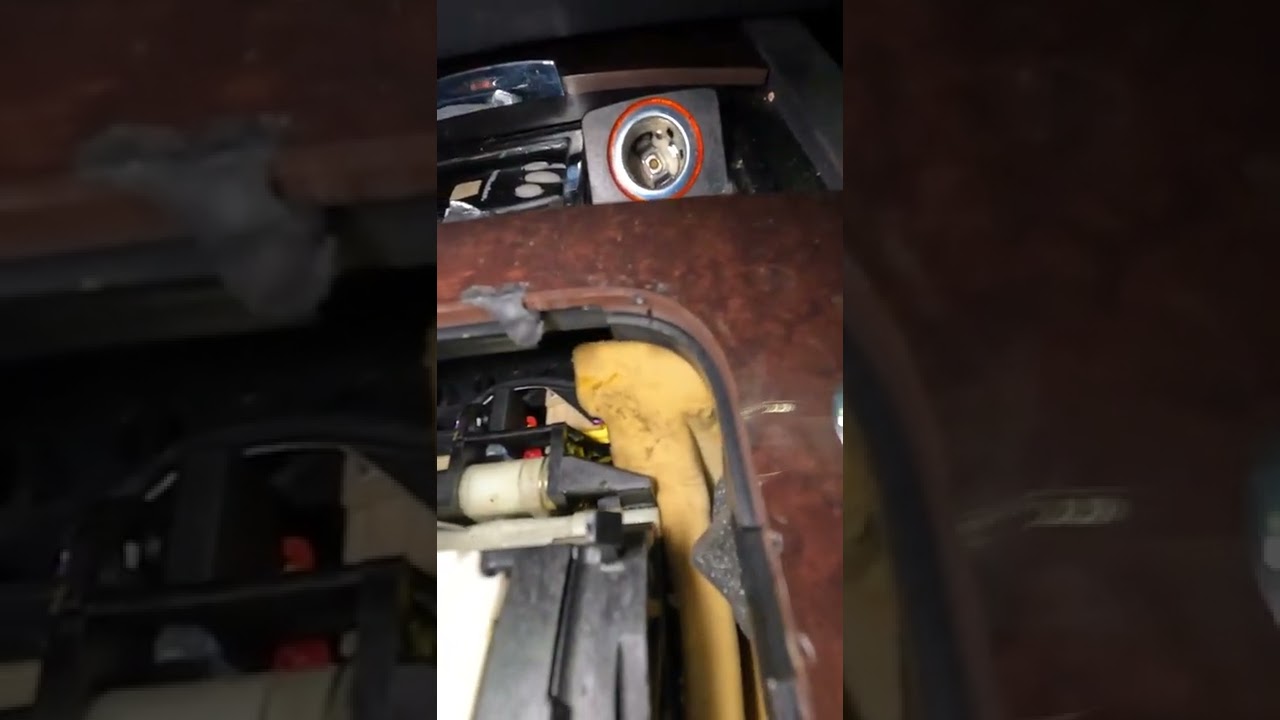 VW Touareg 1 dlaczego nie można wyjąc kluczyka ze stacyjki? Key is