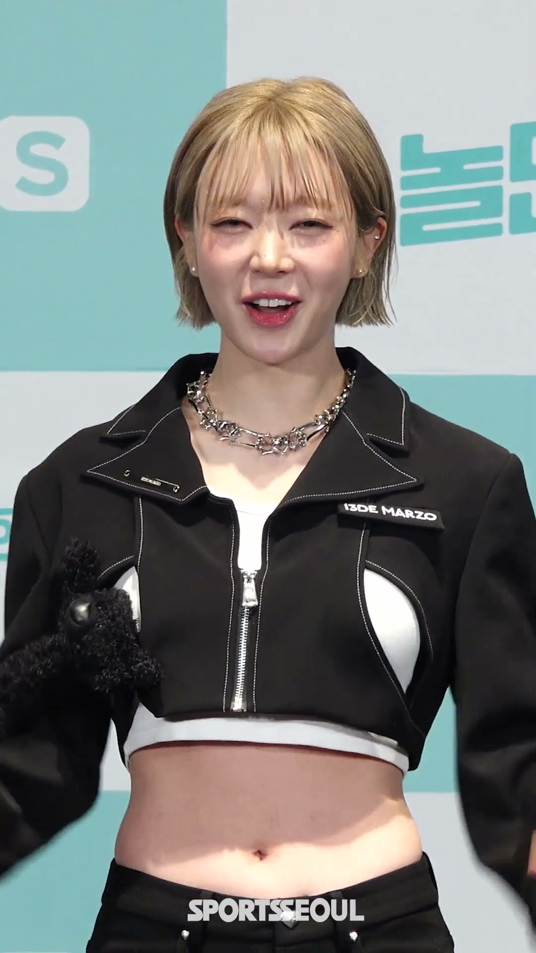 초아, 깜찍 막냉이 '머리까지 잘랐어요'