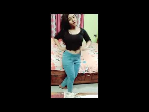 super-hot-dance-video-besharmi-ki-hadde-par-tik-tuk-virul-video-youtube