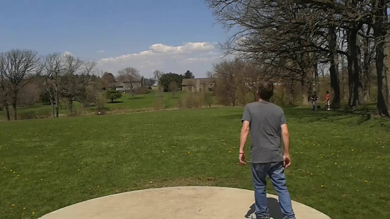 Round Barn Disc Golf Course Hole 14 Youtube