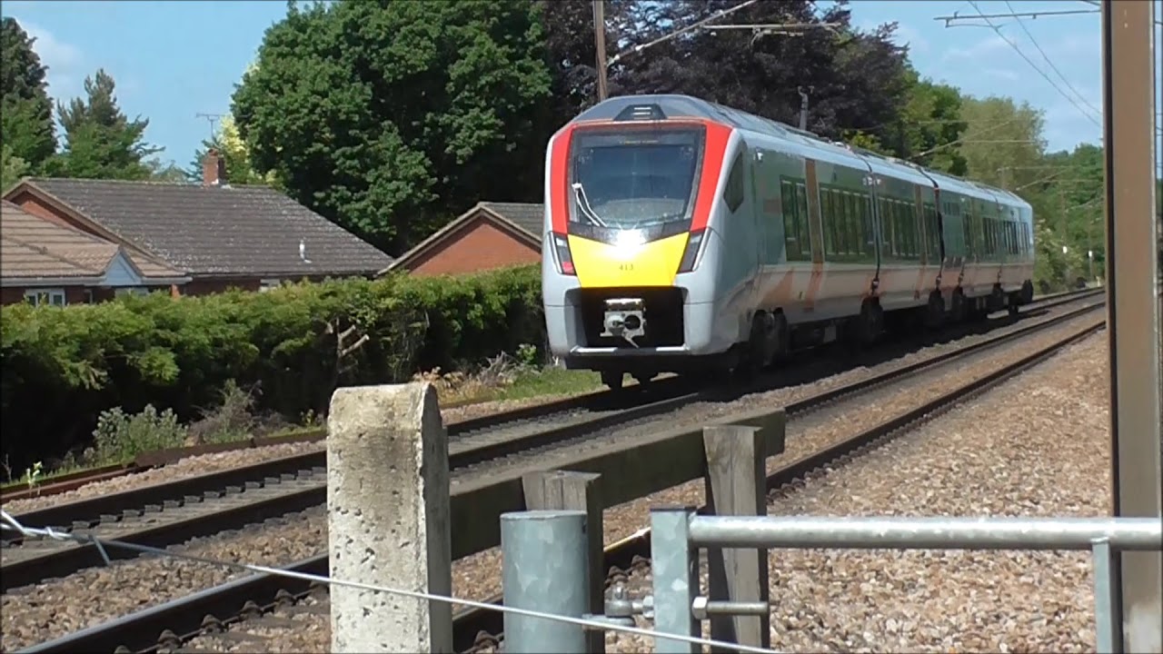 Trains at Gipsy Lane Crossing (25/05/20)