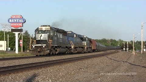 Norfolk Southern SD40-2 (Conrail) on the BNSF with the NW Heritage Unit