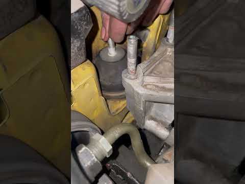 خرابی یا شل شدن دسته موتور بالا هنگام رها کردن کلاج تولید صدای شدید میکنه
