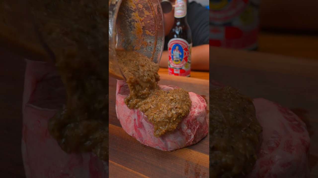 ทำสเต็กยักษ์ หมักแบบไทยๆ 3 เกลอ อร่อยมั้ย #cooking #shorts #asmr #กินกับshorts