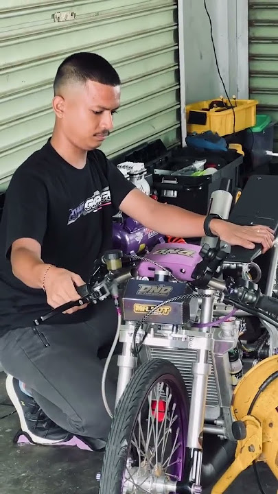 penampakan Motor Dnd garage bersama mekanik nya della yudha!!!!