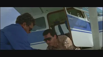 Bond s'introduit dans un bateau - License to kill / Permis de tuer (1989) VF