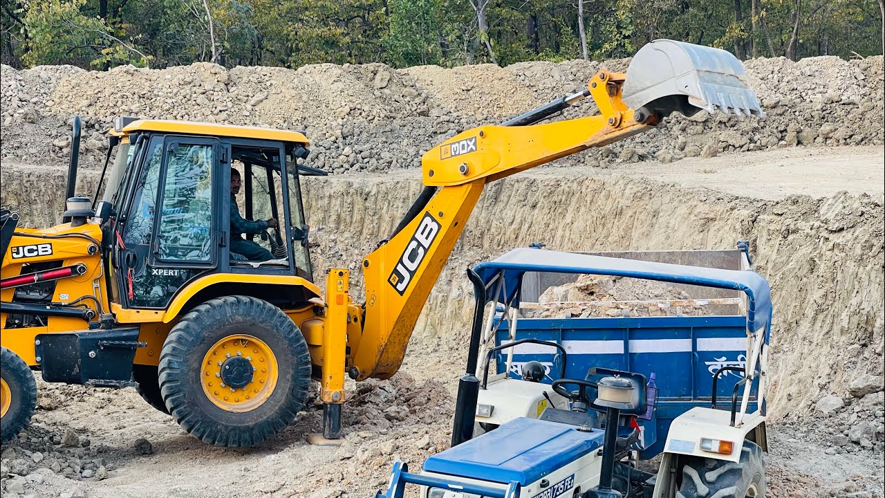 JCB 3DX BACKHOE LOADING MUD ON |SWARAJ 735FEe AND | SML TIPPER - YouTube