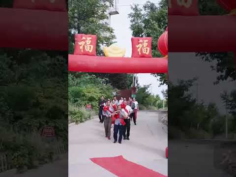 开局落魄女孩华丽逆袭 poster