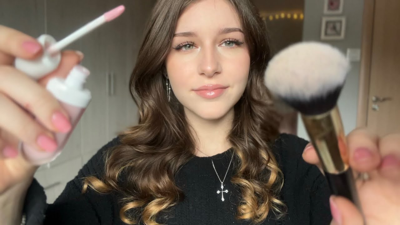 ASMR Doing Your Makeup 💄💋 (whispered) 