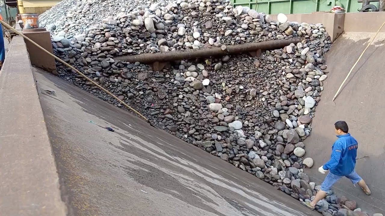 Amazing work - The sound of conveyor belts transporting rock - Ying1
