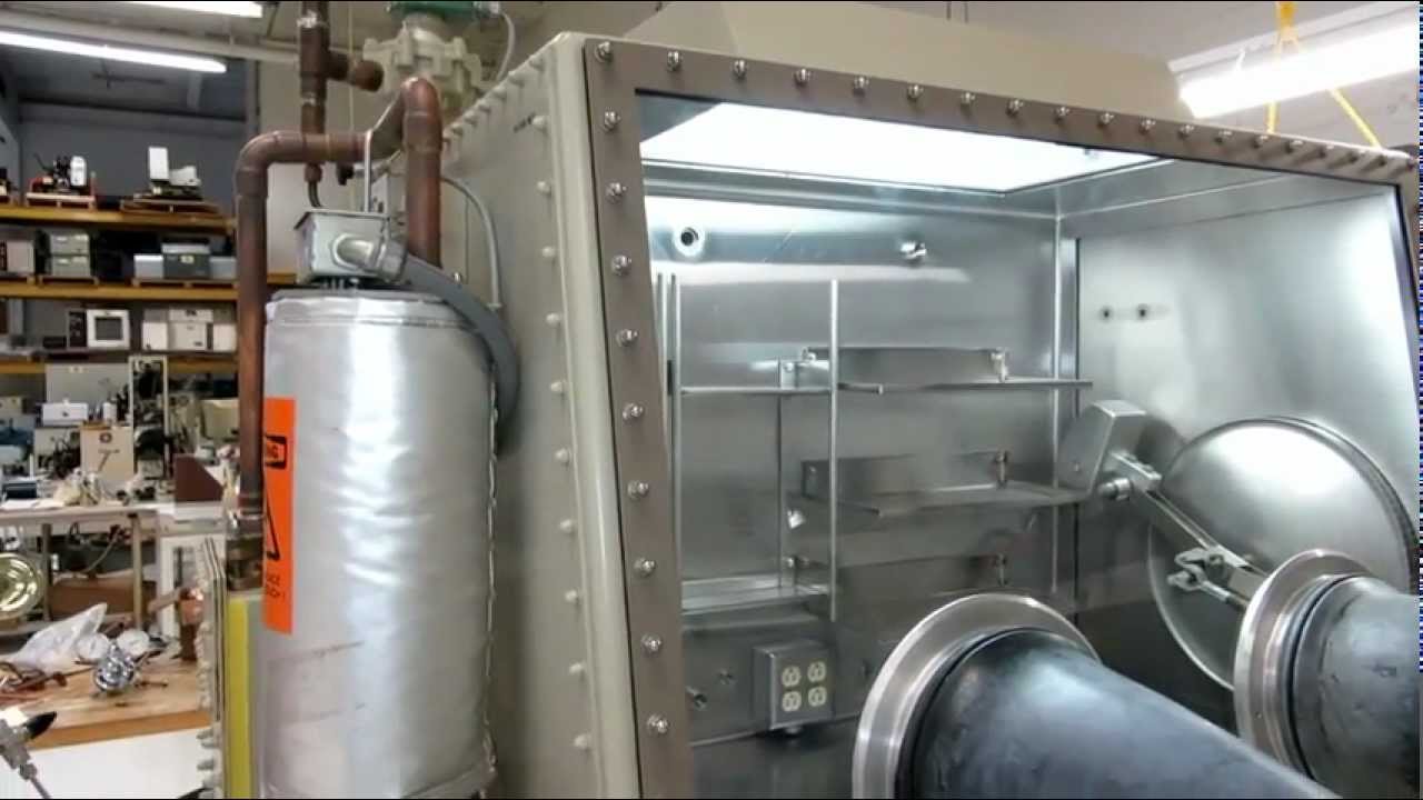 Vacuum Atmospheres HE493 Glove Box - YouTube