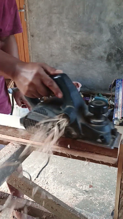 Suara nyaring mesin serut kayu ryobi hl83 #woodworkingindonesia #indonesianwoodworking #diy #wood