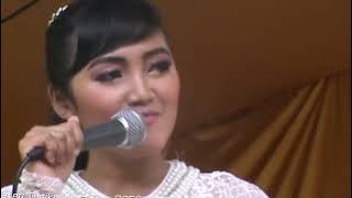 Gurat Bumi - Yoland ( live panggung  )