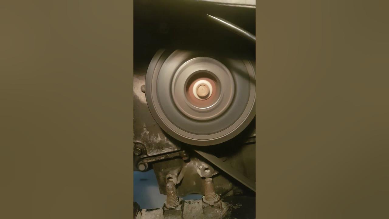 2006 Mini Cooper S R52 harmonic balancer wobble? YouTube