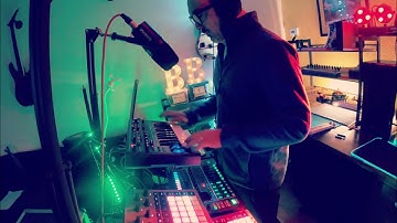 Novation Circuit Tracks, Circuit Rhythm , BassStation 2, Korg Minilogue - Dark Techno Ambient Jam