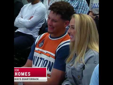 Patrick Mahomes watching