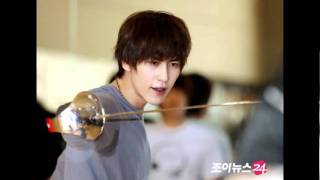 111008 Cultwo Show radio - Kyuhyun sings 'The Three Musketeers' theme song