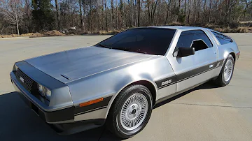 Che motore montava la DeLorean?