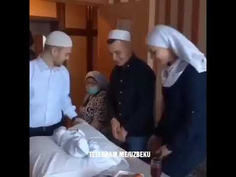 Ezanı duyunca uyuyan bebek