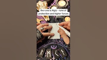 Algiz for protection FREE runes course, link in profile