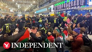 Police issue Public Order Act to remove Pro-Palestine protesters in Waterloo station