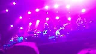 Modest Mouse - The Ground Walks, with Time in a Box (live at Firefly Festival, 2015)