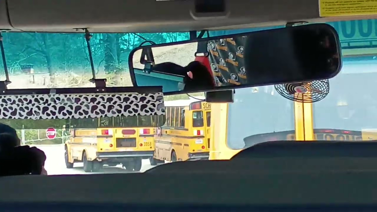 @MarvelousJP1759 2010 Thomas C2 Handicap ♿ Bus 3058 and 2003 IC CE 200 Handicap ♿ Bus 2360