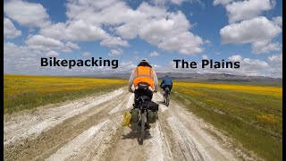 Carrizo Plain Bikepacking // Clouds, Grass, Flowers & Friends
Another bikepacking video, this time out in the Carrizo Plain with Nacho and Jeremy. We headed out on Saturday morning and parked at a lookout point. From there we had lunch, packed the bikes up and headed out. It was colder than I would have liked but over all good weather with cloud coverage on and off all day on both days. We rode about 24 miles the first day and 31 on the second day. Now that we have explored the area a bit we plan to return and extend the route one day. Im just glad the route I blindly planned worked out (mostly). Maybe a bit early in the season to see full bloom of all the flowers, but was still good views all around.
Riding my 1987 Specialized Hardrock.
Thanks for watching.
#bikes #bike #bikeride #specialized #specializedhardrock #hardrock #vintagemtb #mtb #mountainbike #mountainbikes #nohands #lookmom #cyclist #cycling #sodalake #gravelride #gravelbike #commuterbike #shimano #spring #cloudy #bicycle #bicycles #26aintdead #breezer #bikepack #cyclocross #specializedbicycles #california #trail #doubletrack #singletrack #trails #highway #carrizoplain #gtbicycles #bikepacking #camping #flowers #carrizoplainnationalmonument Carrizo Plain Bikepacking // Clouds, Grass, Flowers & Friends