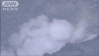 黒い噴煙が・・・火口の様子は　「ごく小規模噴火」(15/06/16)
