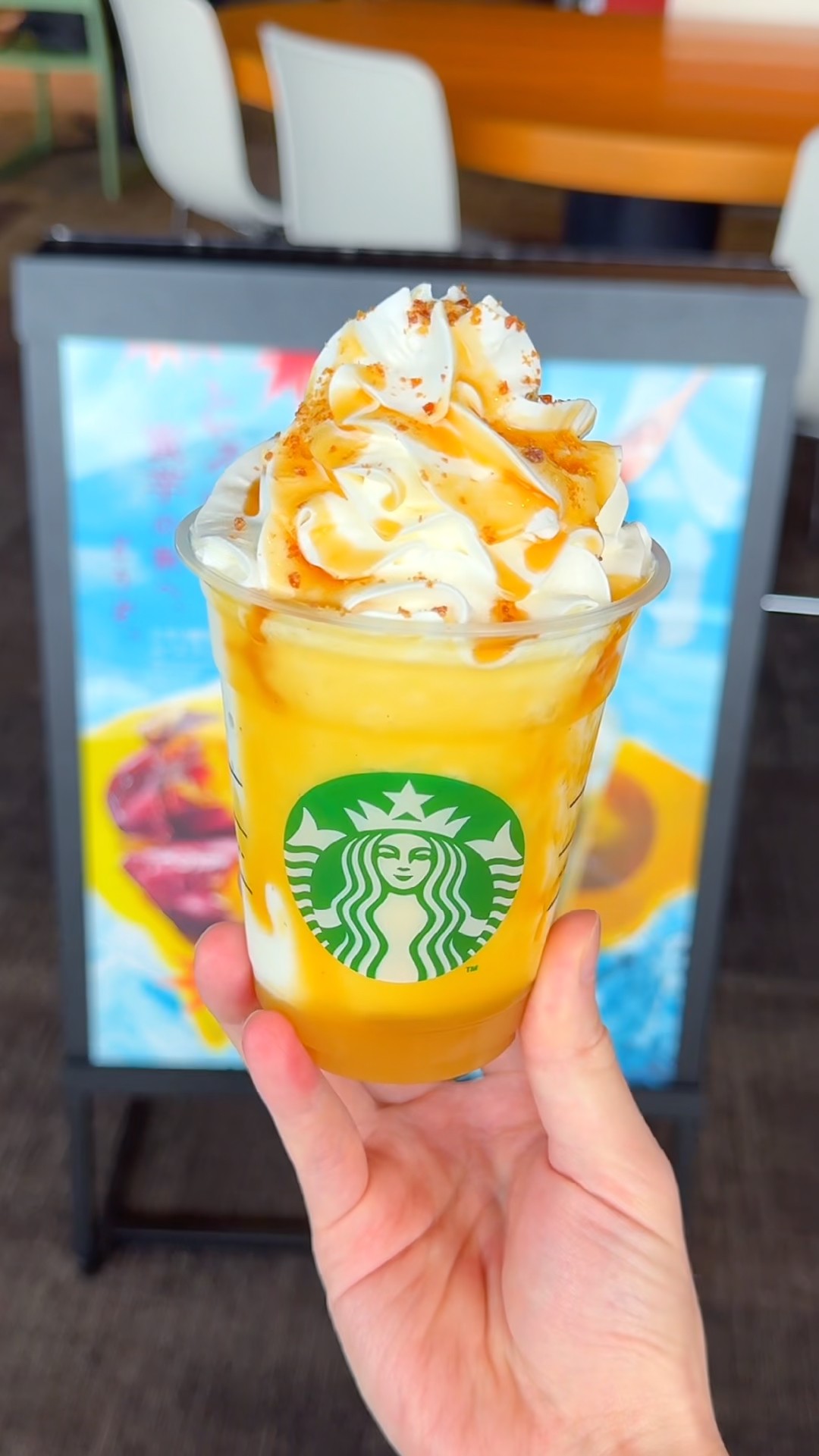 スタバ新発売の紅はるかフラペチーノ🍠 - YouTube
