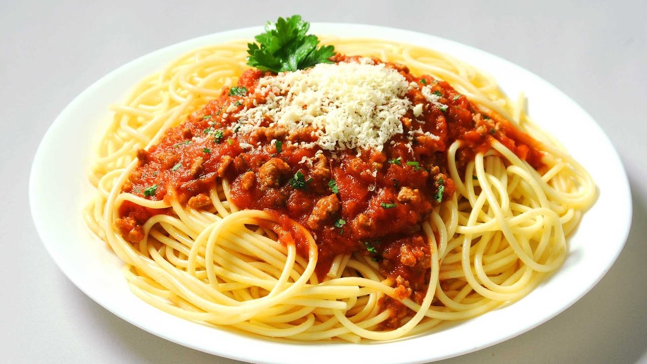 Espaguetis a la boloñesa. Receta italiana para niños