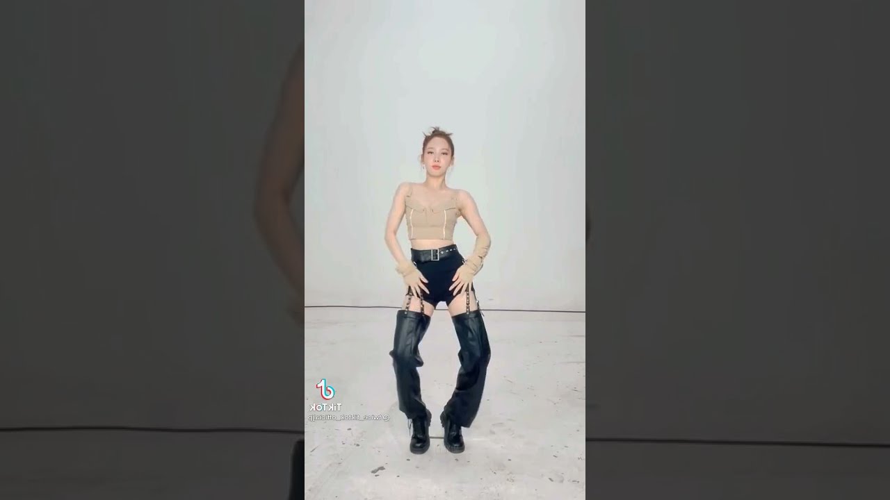 MIRRORED] TWICE NAYEON 'Perfect World' HD - YouTube