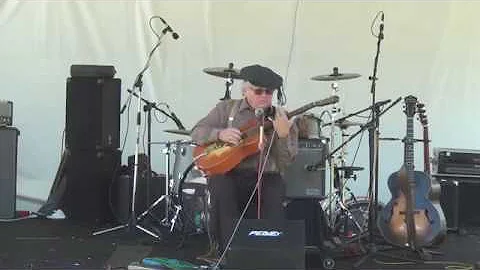 Robin Henkel - Blues Guitar Review on the Moon Sta...