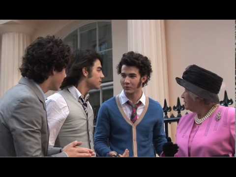 Jonas Brothers Meet The Queen!