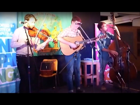 violin,-guitar-&-double-bass-trio-performance-by-one-up-two-down-@-south-coast-folk-club
