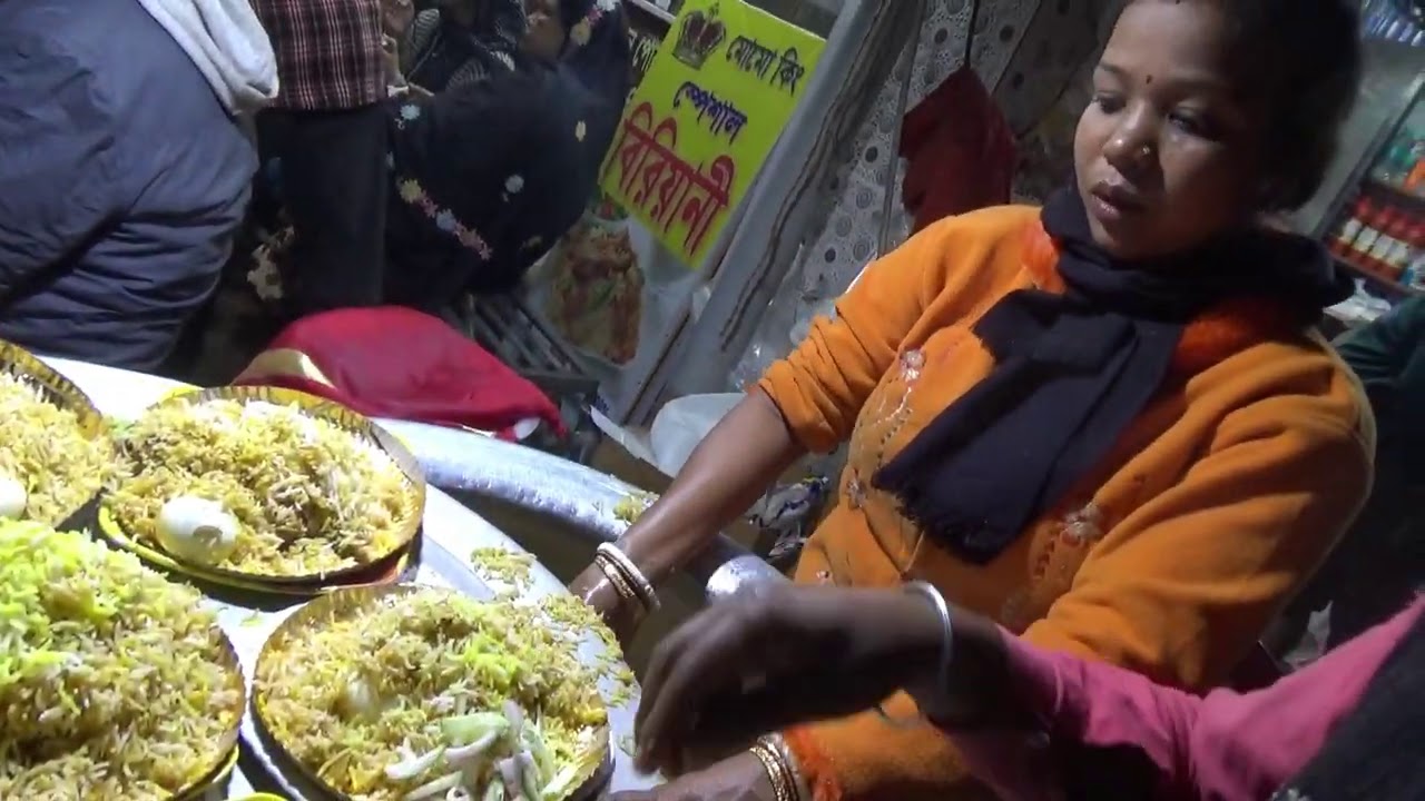 Best Street Biryani Seller ( Husband & Wife ) || Chicken Biryani @ 60 rs Plate || Indian Street Food | Indian Food Loves You