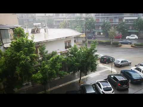Καταρρακτώδης βροχή στη Θεσσαλονίκη